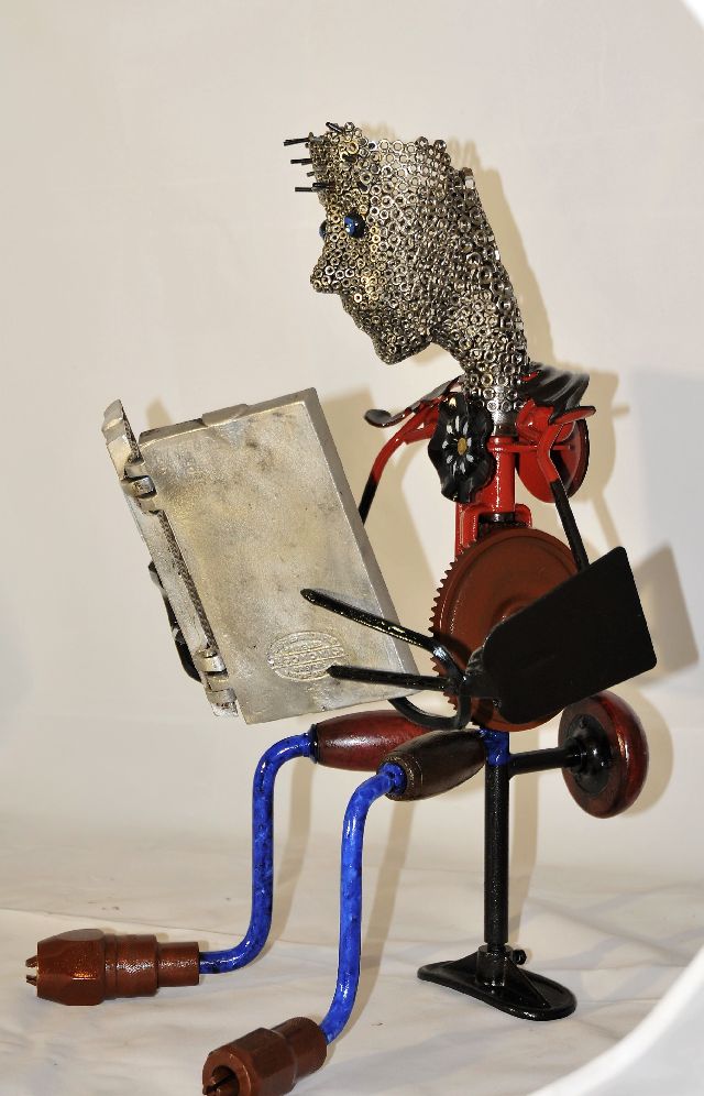 sculpture jardin lecteur de fer  gauffres
