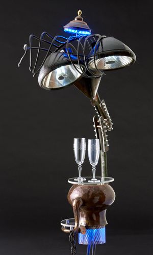 lampe en objets recycles